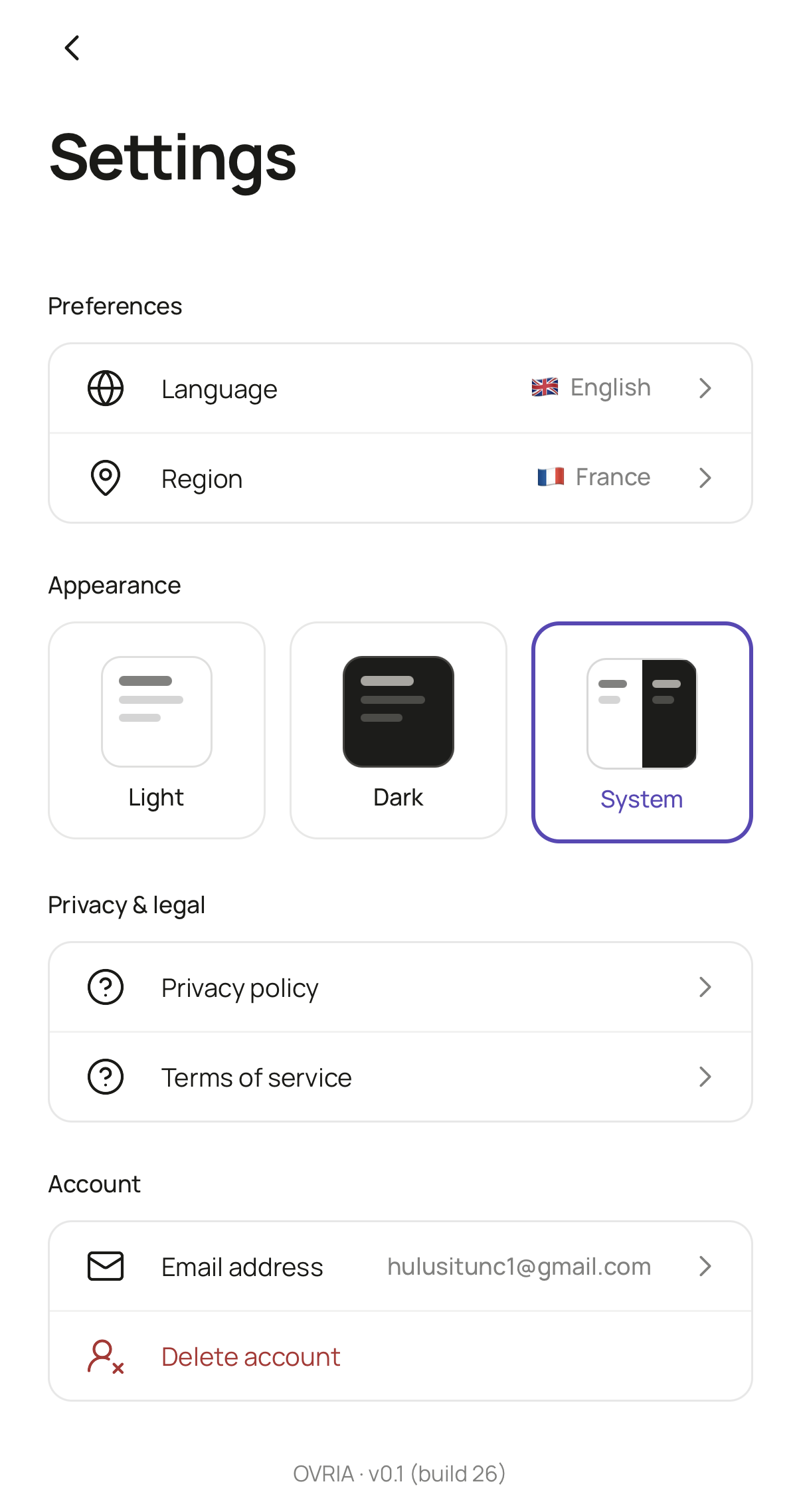 Écran Réglages de l’application OVRIA : la section « Account » contient l’option « Delete account » (Supprimer le compte) en rouge.
